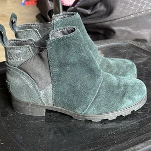 Girls suede sorel booties size 3